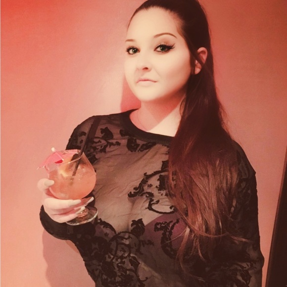 Meet your Posher, Rebecca - Picture 1 of 1